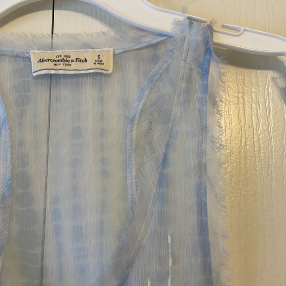 Abercrombie and Fitch Light Blue Top. - Picture 3 of 6